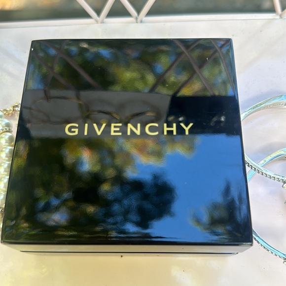 NIB GIVENCHY GIFT SET - Picture 2 of 2